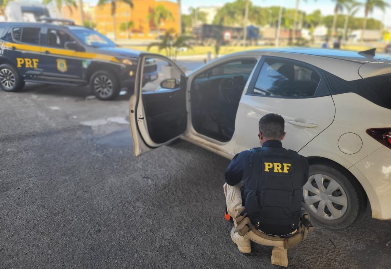 Carro furtado de locadora é recuperado pela PRF na BR 101 TC Online