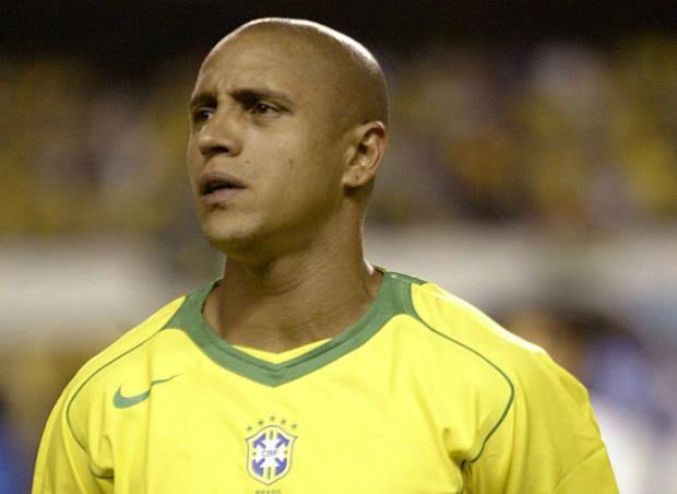 Tribunal determina retenção de passaporte de ex-jogador Roberto Carlos - TC  Online